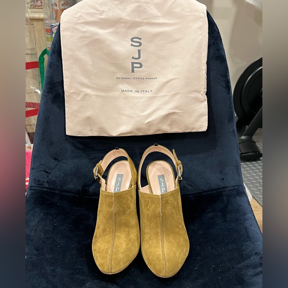 Sarah Jessica Parker booties